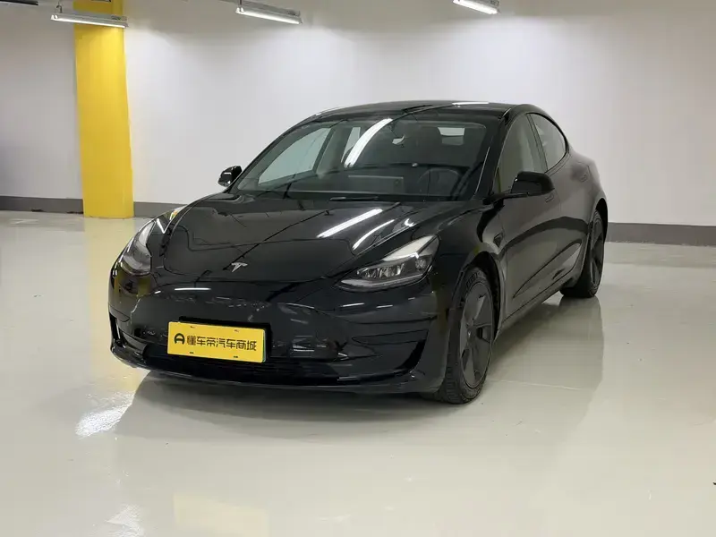 2022 Tesla Model 3 с пробегом 26 600 км