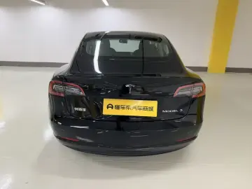 2022 Tesla Model 3 с пробегом 26 600 км
