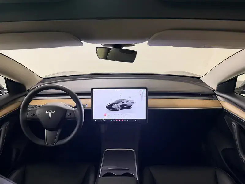 2022 Tesla Model 3 с пробегом 26 600 км