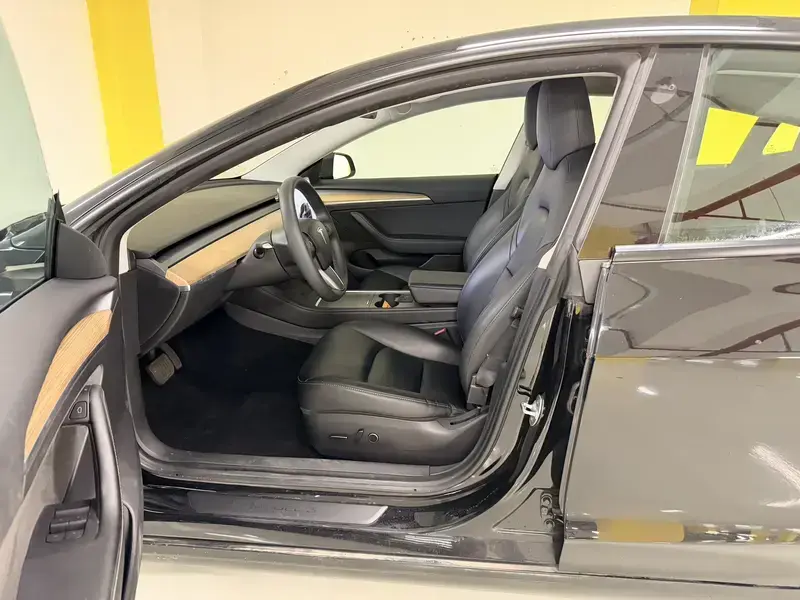 2022 Tesla Model 3 с пробегом 26 600 км