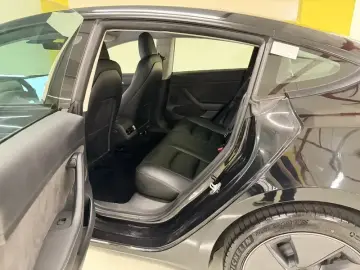2022 Tesla Model 3 с пробегом 26 600 км