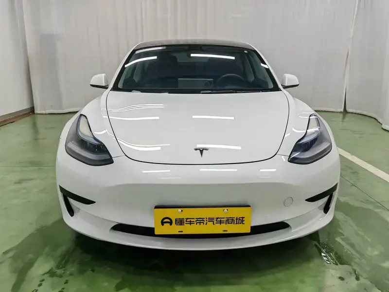 2022 Tesla Model 3 с пробегом 61 000 км