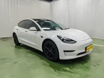 2022 Tesla Model 3 с пробегом 61 000 км
