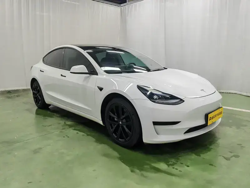 2022 Tesla Model 3 с пробегом 61 000 км