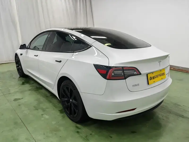 2022 Tesla Model 3 с пробегом 61 000 км