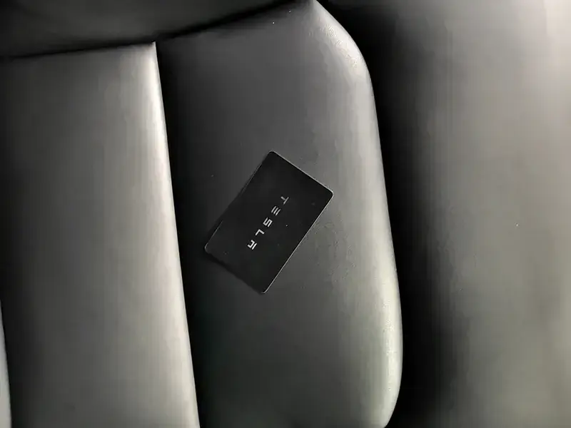 2022 Tesla Model 3 с пробегом 61 000 км