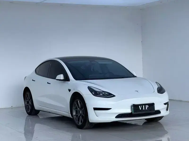 2022 Tesla Model 3 с пробегом 53 000 км