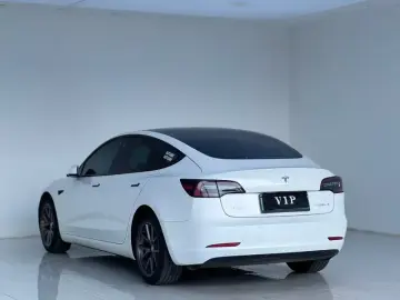 2022 Tesla Model 3 с пробегом 53 000 км