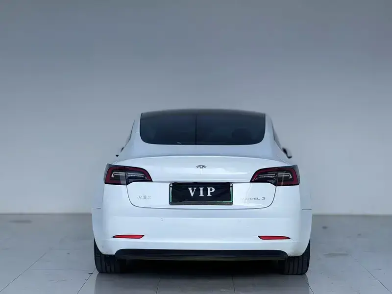 2022 Tesla Model 3 с пробегом 53 000 км