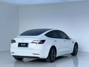 2022 Tesla Model 3 с пробегом 53 000 км