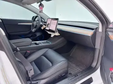 2022 Tesla Model 3 с пробегом 53 000 км