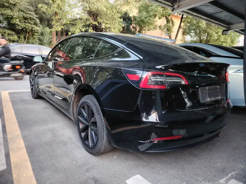 2022 Tesla Model 3 с пробегом 79 000 км