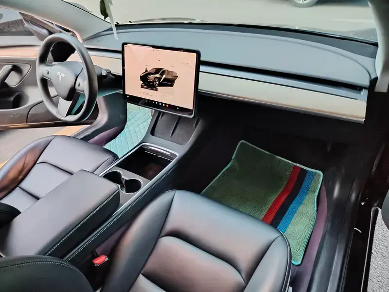2022 Tesla Model 3 с пробегом 79 000 км