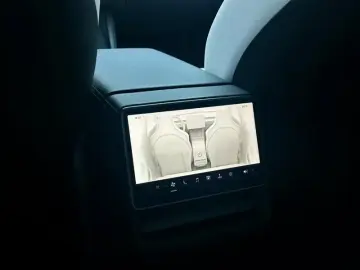 2024 Tesla Model 3 с пробегом 64 000 км