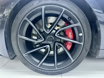 2024 Tesla Model 3 с пробегом 64 000 км