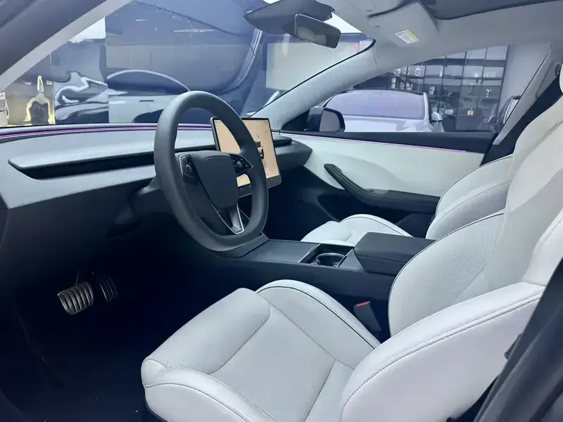 2024 Tesla Model 3 с пробегом 64 000 км