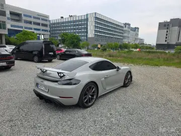 2022 Porsche Cayman GT4 с пробегом 7 800 км