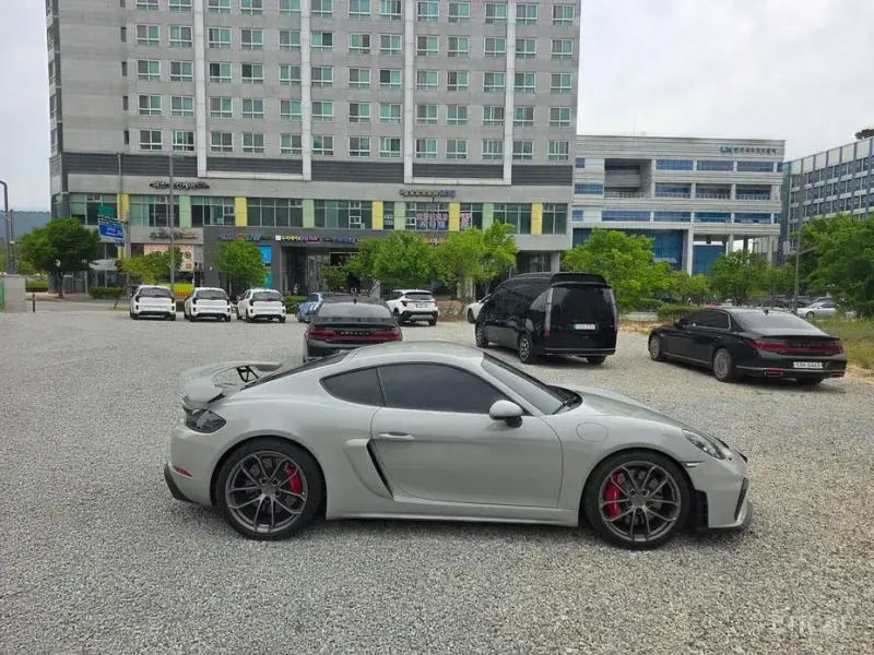 2022 Porsche Cayman GT4 с пробегом 7 800 км