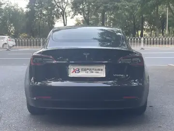 2021 Tesla Model 3 с пробегом 65 000 км
