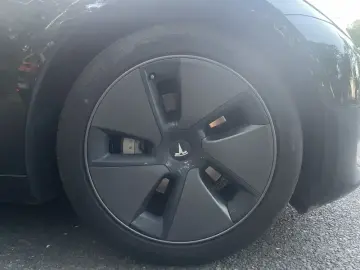 2021 Tesla Model 3 с пробегом 65 000 км