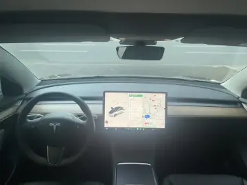 2021 Tesla Model 3 с пробегом 65 000 км