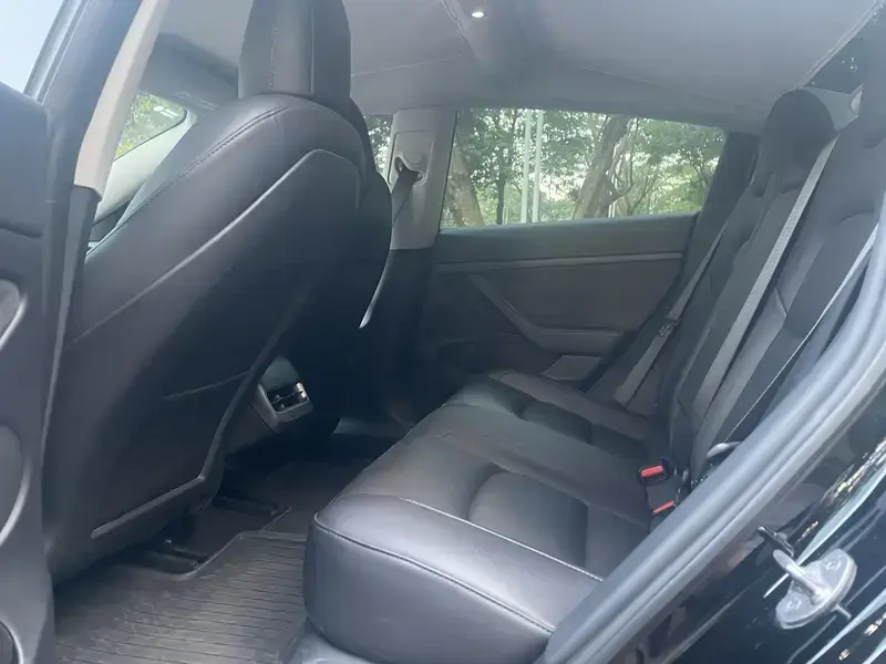 2021 Tesla Model 3 с пробегом 65 000 км