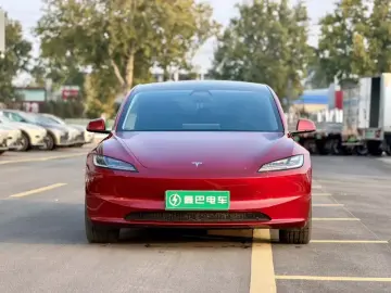 2023 Tesla Model 3 с пробегом 33 000 км