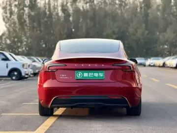2023 Tesla Model 3 с пробегом 33 000 км