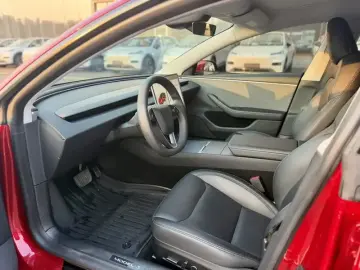 2023 Tesla Model 3 с пробегом 33 000 км