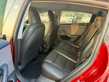 2023 Tesla Model 3 с пробегом 33 000 км