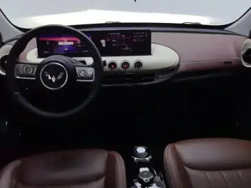 2023 Wuling Wuling Bingo с пробегом 50 000 км