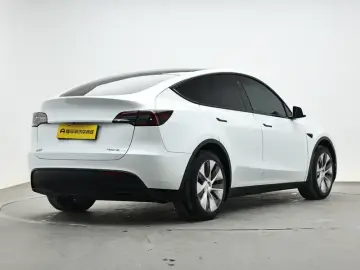 2022 Tesla Model Y с пробегом 44 800 км
