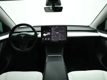 2022 Tesla Model Y с пробегом 44 800 км