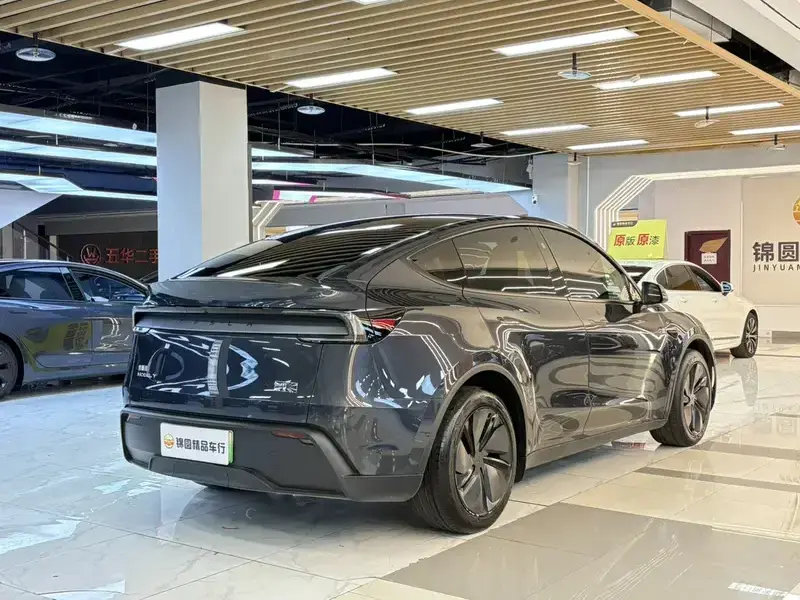 2025 Tesla Model Y с пробегом 55 000 км