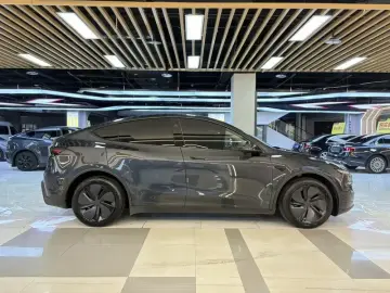 2025 Tesla Model Y с пробегом 55 000 км
