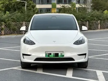 2024 Tesla Model Y с пробегом 24 000 км