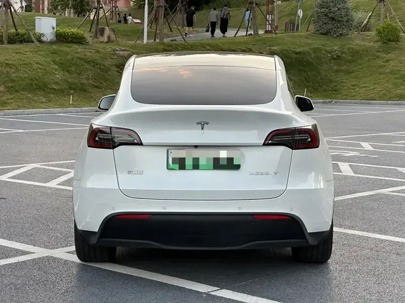 2024 Tesla Model Y с пробегом 24 000 км