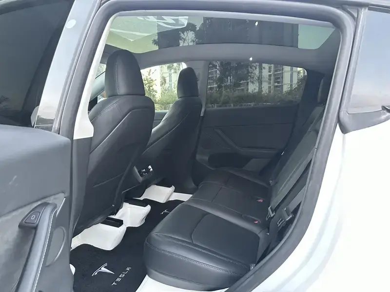 2024 Tesla Model Y с пробегом 24 000 км