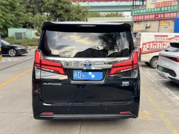 2021 Toyota Alphard с пробегом 154 000 км
