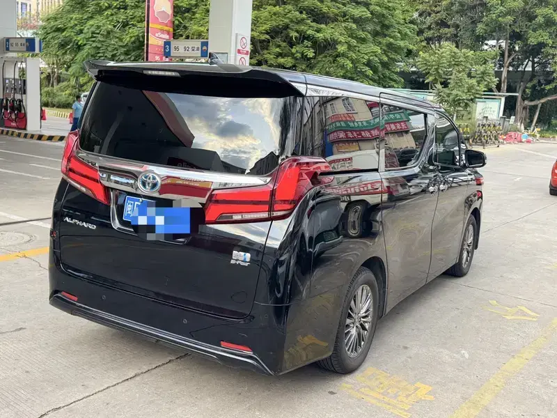 2021 Toyota Alphard с пробегом 154 000 км
