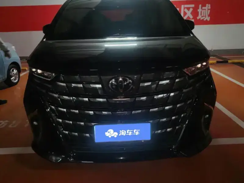 2023 Toyota Alphard с пробегом 43 000 км