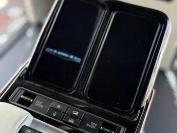 2026 Toyota Alphard с пробегом 100 км