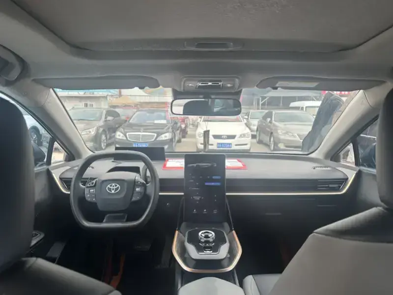 2023 Toyota bZ3 с пробегом 104 800 км