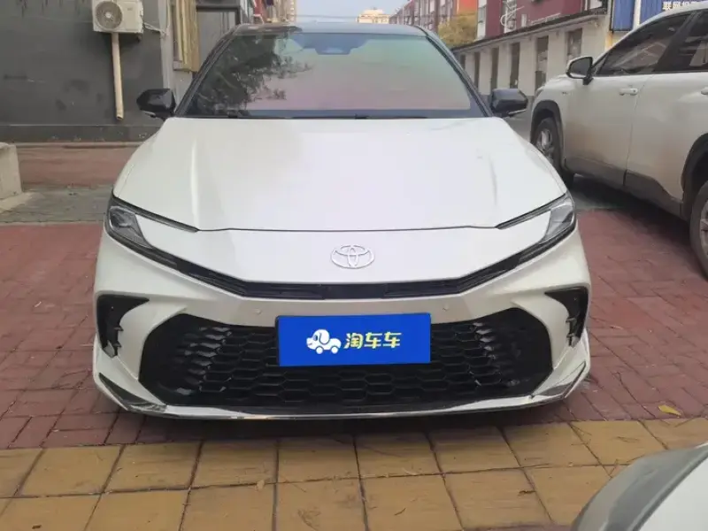 2026 Toyota Camry с пробегом 5 000 км