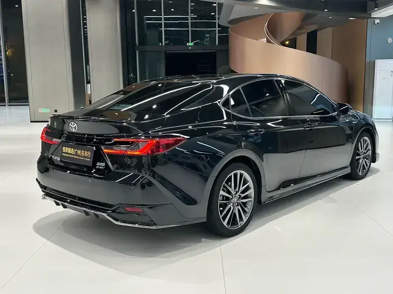 2024 Toyota Camry с пробегом 49 000 км