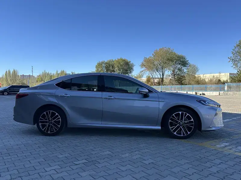 2025 Toyota Camry с пробегом 20 000 км