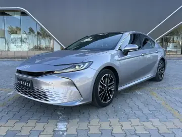 2025 Toyota Camry с пробегом 20 000 км