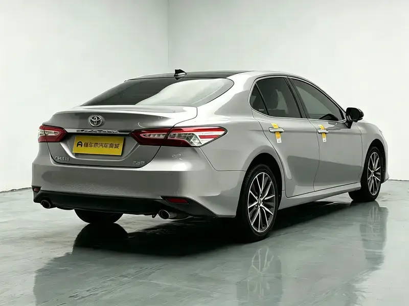 2021 Toyota Camry с пробегом 96 900 км