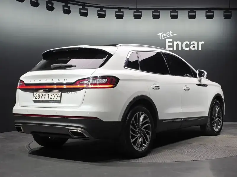 2020 Lincoln Nautilus с пробегом 120 568 км