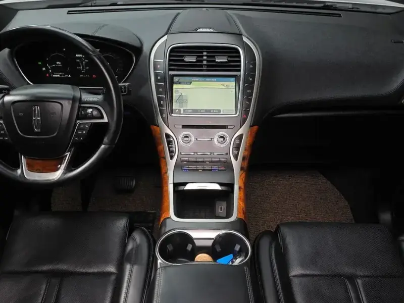 2020 Lincoln Nautilus с пробегом 120 568 км